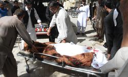 Pakistan'da sağlık ekibine yapılan saldırıda 2 polis hayatını kaybetti