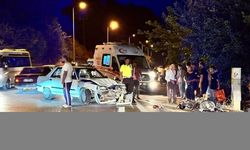 Antalya'da otomobil ile motosikletin çarpıştığı kazada 1 kişi yaralandı