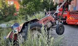 Ardahan'da devrilen traktörün sürücüsü öldü