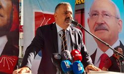 CHP'nin ilk il kongresinin düzenleneceği İzmir'de mevcut başkan Aslanoğlu adaylığını açıkladı