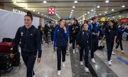 FIBA Kadınlar Süper Kupa'yı kazanan Fenerbahçe, yurda döndü