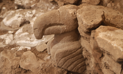Göbeklitepe ve Karahantepe'de yeni heykeller bulundu