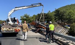 İzmir'de iki otomobile çarparak takla atan otomobilin sürücüsü öldü