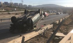 Ümraniye'de devrilen otomobilin sürücüsü yaralandı