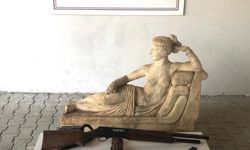 Bursa'da 1 ton ağırlığında mermer kadın heykeli ele geçirildi