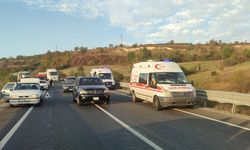 Bursa'da bariyerlere çarpan motosikletteki 2 kişi ağır yaralandı