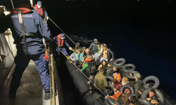 İzmir açıklarında 78 göçmen kurtarıldı, 103 göçmen yakalandı