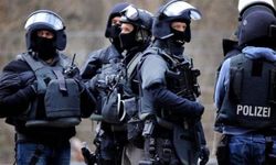 Almanya'da 'Hamas ile bağlantılı' olduğu saptanan evlere polis baskını