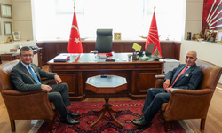 CHP eski Genel Başkanı Hikmet Çetin MYK toplantısına girdi