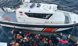 İzmir açıklarında 40 göçmen yakalandı
