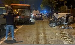 İzmir'de belediye otobüsü ile otomobil çarpıştı: 1 ölü, 2 yaralı