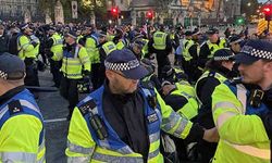 Londra'da Filistin ve aşırı sağcı grupların eylemlerinde 126 gözaltı