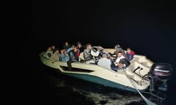 Marmaris açıklarında 18 düzensiz göçmen kurtarıldı