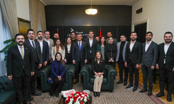 Özgür Özel, CHP Gençlik Kolları üyeleriyle buluştu