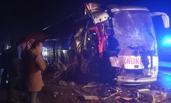 Çanakkale'de yolcu otobüsüyle kamyon çarpıştı: 10 yaralı
