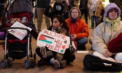 Hollanda'da Filistin'e destek için oturma eylemleri düzenlendi