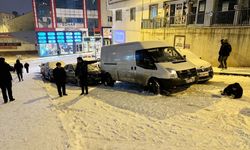 Erzurum'da kar yağışı nedeniyle zincirleme kaza