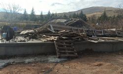 Kayseri'de inşaat iskelesi çöktü, 3 işçi yaralı