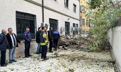 Kocaeli'de istinat duvarı çöktü: 3 apartman tahliye edildi