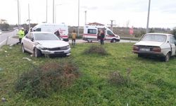 Samsun’da kaza: İki otomobil çarpıştı, 3 kişi yaralandı