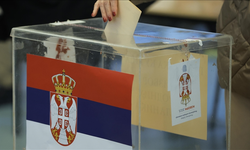 Sırbistan'daki genel seçimi, iktidardaki Sırp İlerleme Partisi öncülüğündeki ittifak kazandı