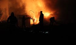 Adana'da hurda deposunda yangın çıktı
