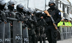 Ekvador'da silahlı grup, canlı yayın sırasında stüdyoyu bastı