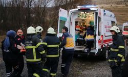 Kütahya'da otomobil devrildi, 4 kişi yaralandı
