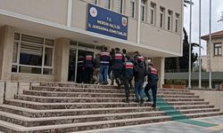 Mersin'de ev baskınları: 7 kişi gözaltına alındı