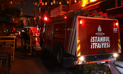 Beyoğlu’nda 4 katlı otelde çıkan yangın söndürüldü