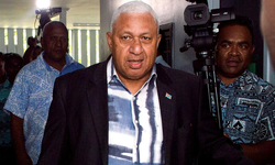 Eski Fiji Başbakanı Bainimarama "görevi kötüye kullanma" iddiasıyla gözaltında