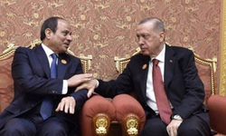 Erdoğan 12 yıl sonra Mısır'da! 'Katil' dediği Sisi ile yan yana