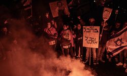 İsrailliler sokağa indi! Netahyahu hükümetinin istifası talep ediliyor