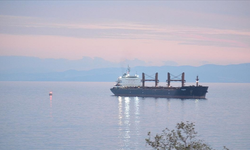 Marmara Denizi'nde batan kargo gemisinin mürettebatı için kurtarma çalışması başladı