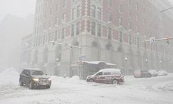 Yoğun kar yağışı, New York ve çevre eyaletlerde hayatı olumsuz etkiliyor