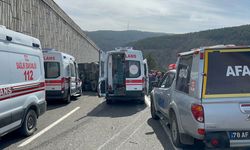 Çankırı'da tır otomobilin üzerine devrildi, 4 kişi öldü, 2'si polis 3 kişi yaralandı