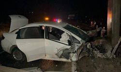 Eskişehir'de otomobil yön levhasına çarptı, sürücüsü hayatını kaybetti