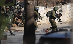 Batı Şeria'da 40 Filistinli İsrail askerlerince gözaltına alındı