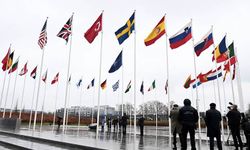 İsveç bayrağı, NATO karargahında göndere çekildi