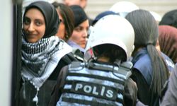 'İsrail ile ticaret' protestosunda darp ve ters kelepçeli gözaltı: 2 emniyet görevlisi açığa alındı