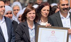 Diyarbakır Belediye Eş Başkanları mazbatayı aldı