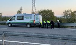 Kuzey Marmara Otoyolu'nda kamyonet  otomobile çarptı: 2 ölü, 4 yaralı