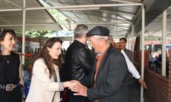 Başkan Özalper memleketi Gördes’te halkla bayramlaştı