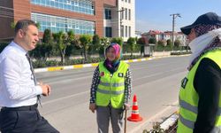 Ahmet Akın'dan emekçi kadınlara sürpriz ziyaret
