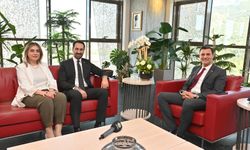 AKPli Arınç’tan CHPli Büyükşehir Belediye Başkanı Zeyrek’e övgü: Çok açık ve net hak ettiğiniz bir galibiyet oldu