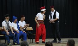 Bursa'da "özel çocuklar" tiyatro ile hayata tutunuyor