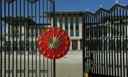 Mehmet Metiner ‘Kabinede değişim yetmez’ Saray’ın gözden geçirilmesi şart