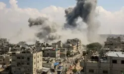 İsrail Gazze'de hastanesi çevresini vurdu: Çok sayıda ölü ve yaralı var