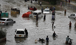 Hindistan ve Bangladeş'te siklon nedeniyle ölenlerin sayısı 55'e yükseldi