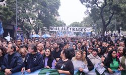 Arjantin'de Milei hükümeti karşıtı protestolarda 40 kişi yaralandı